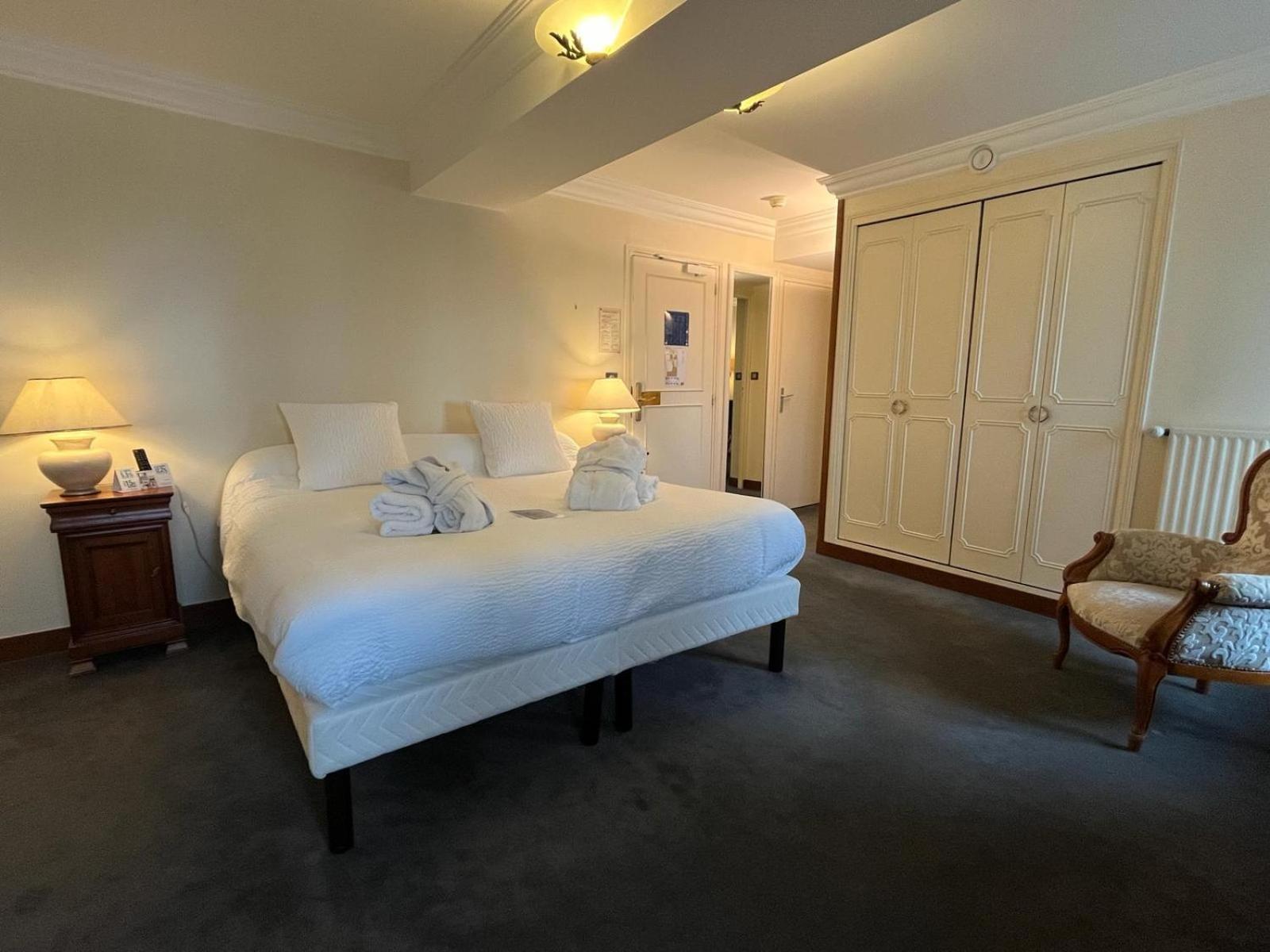 Logis Hotel Le Rivage Жьен Экстерьер фото
