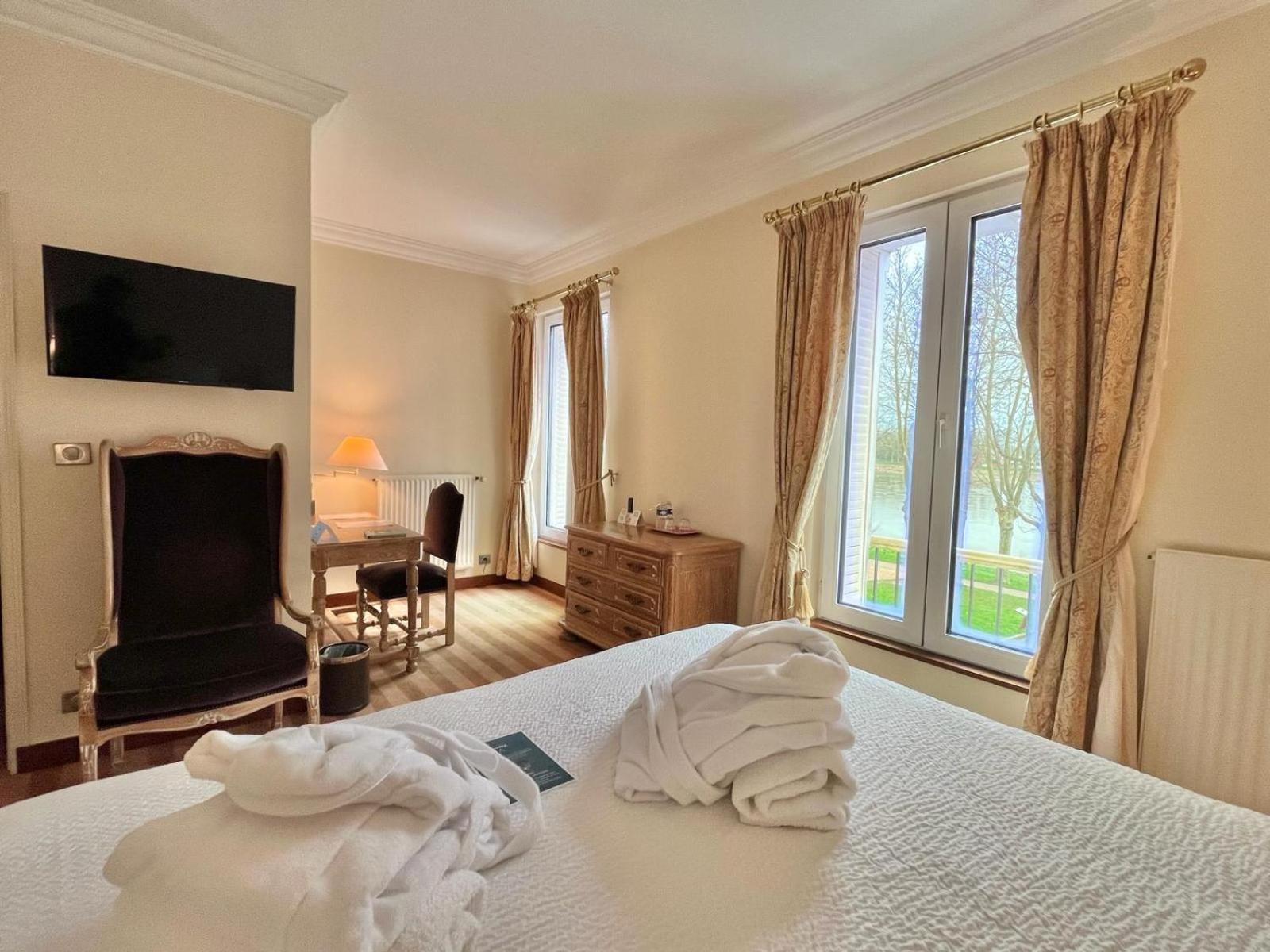 Logis Hotel Le Rivage Жьен Экстерьер фото