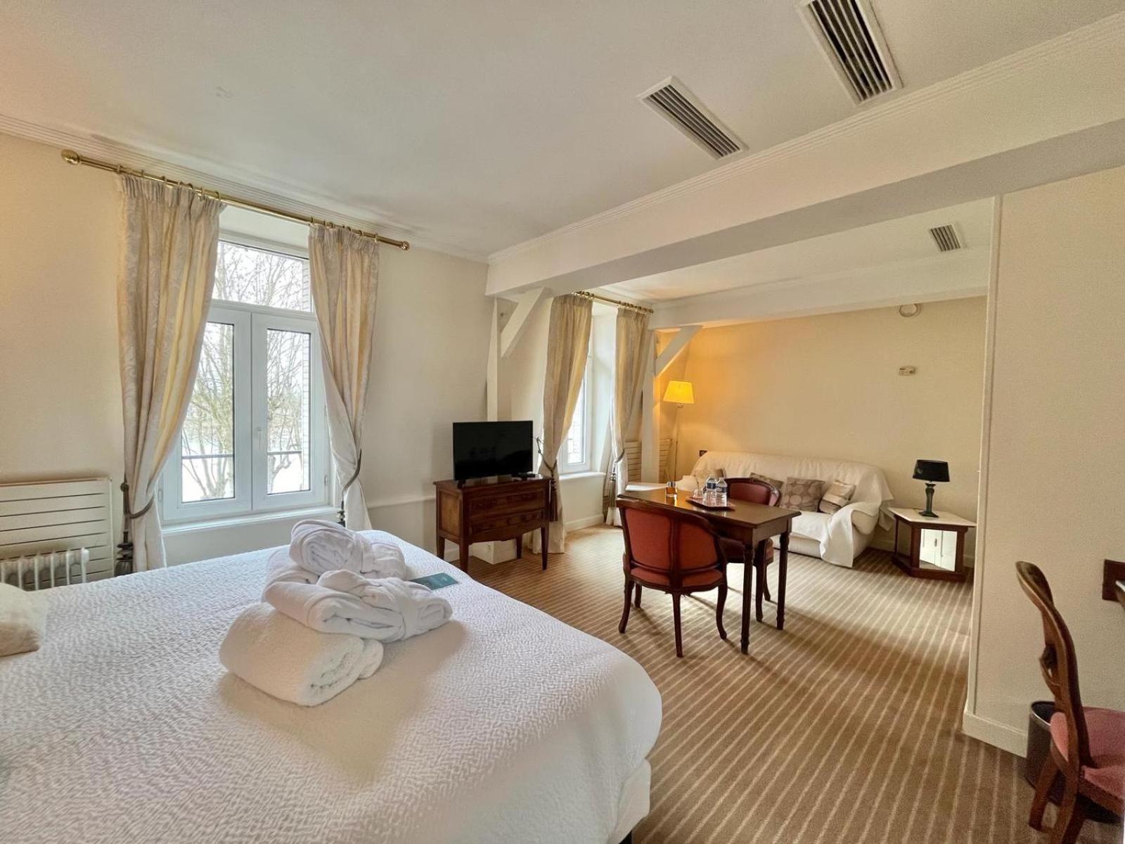 Logis Hotel Le Rivage Жьен Экстерьер фото