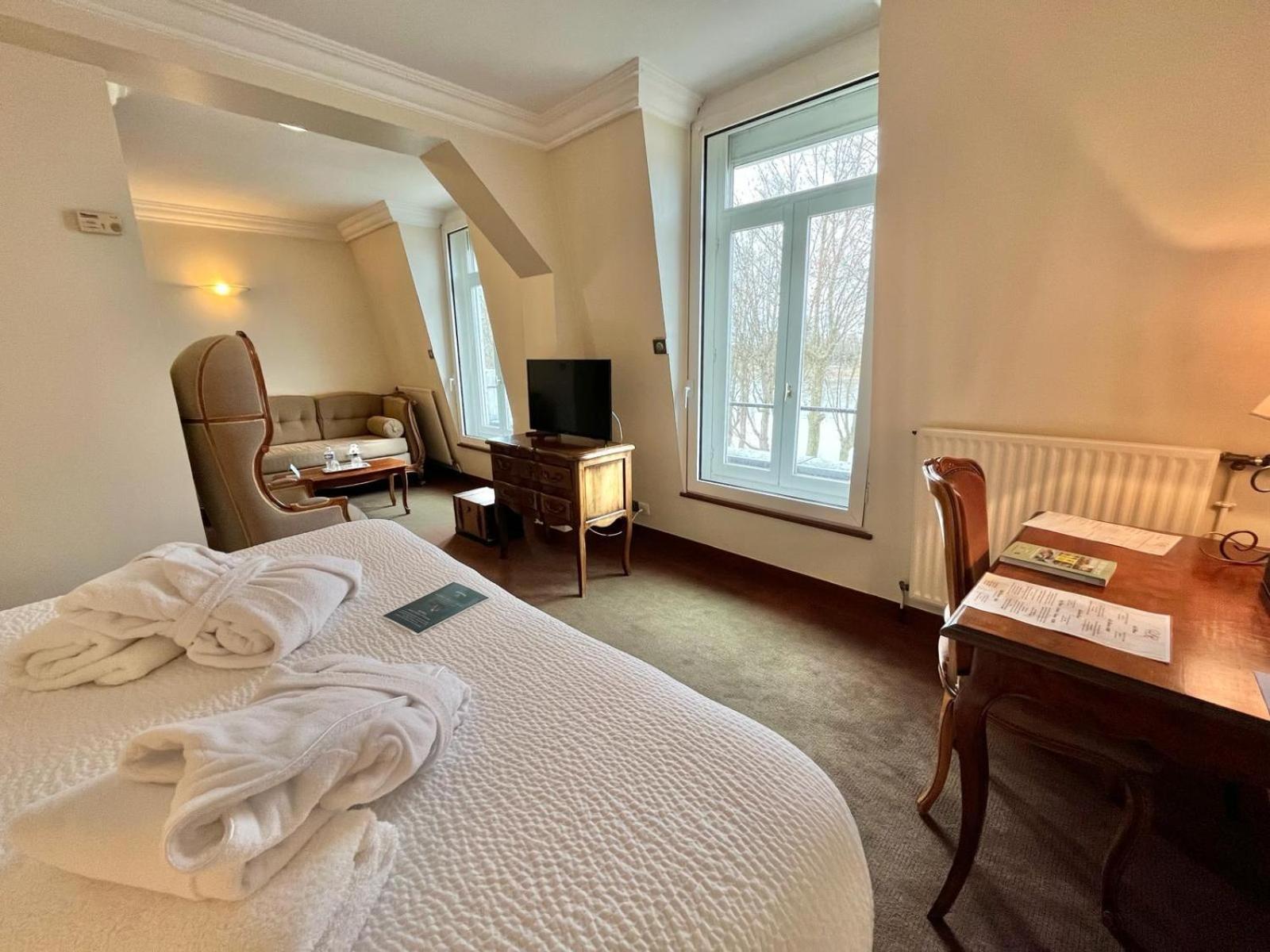 Logis Hotel Le Rivage Жьен Экстерьер фото