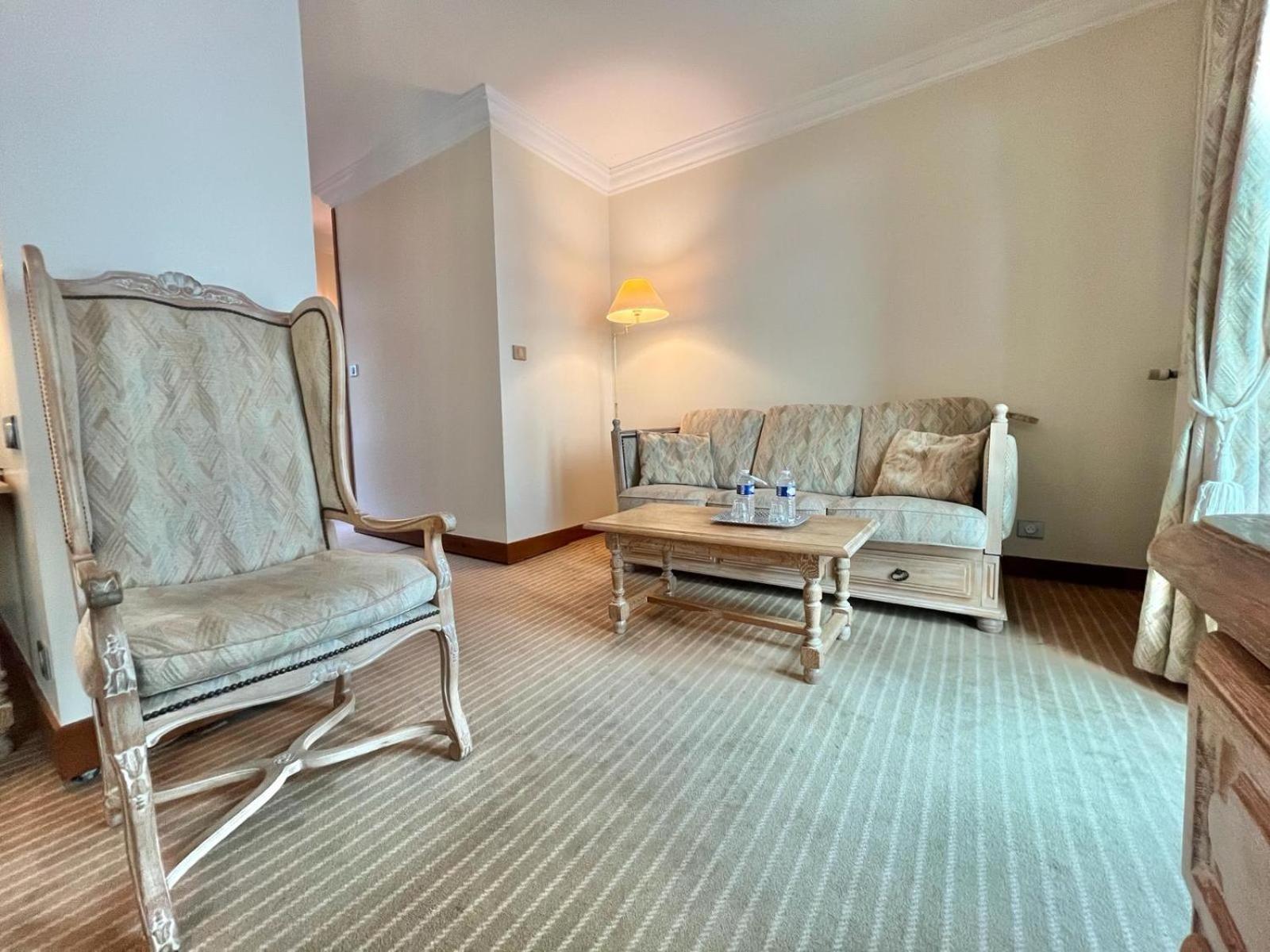 Logis Hotel Le Rivage Жьен Экстерьер фото