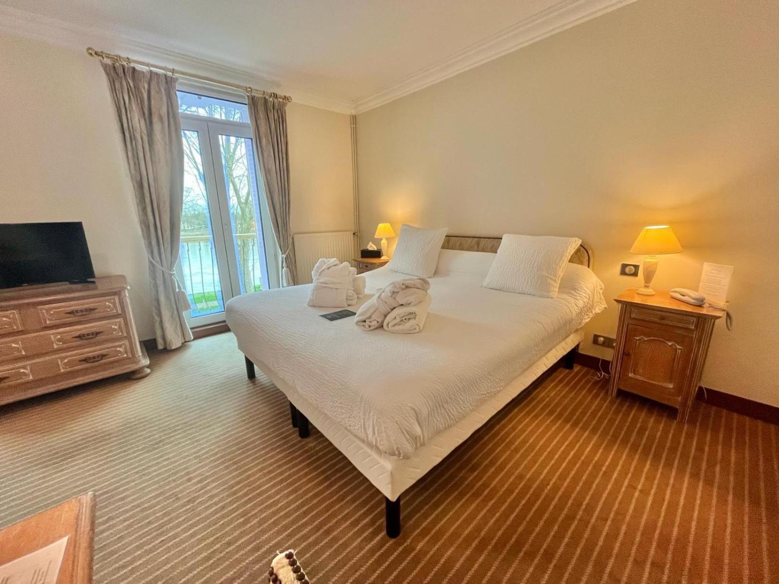 Logis Hotel Le Rivage Жьен Экстерьер фото