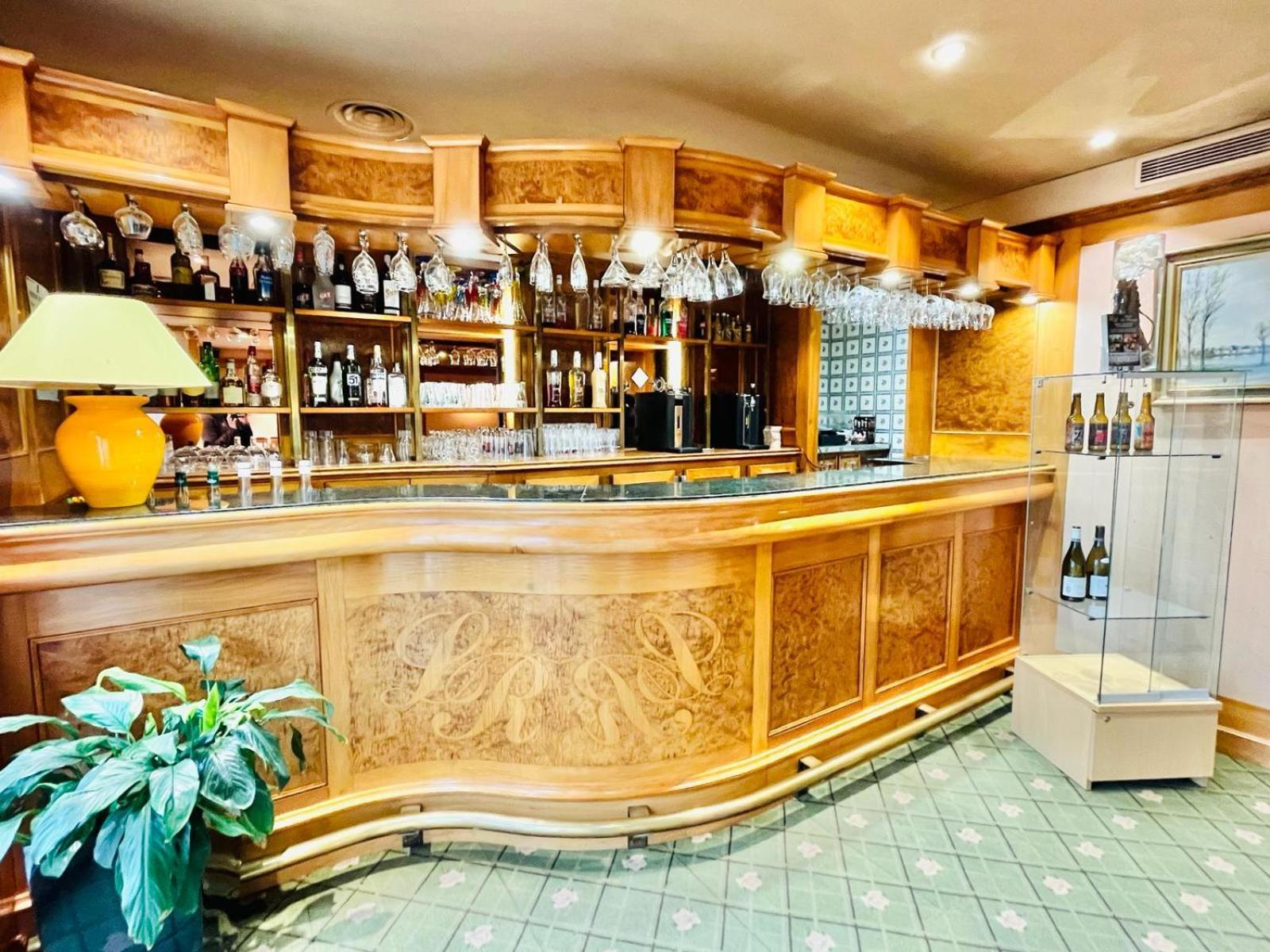 Logis Hotel Le Rivage Жьен Экстерьер фото