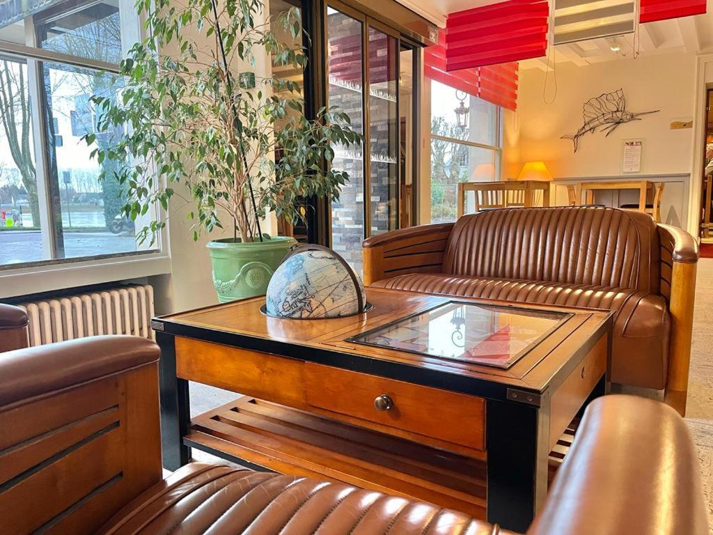 Logis Hotel Le Rivage Жьен Экстерьер фото